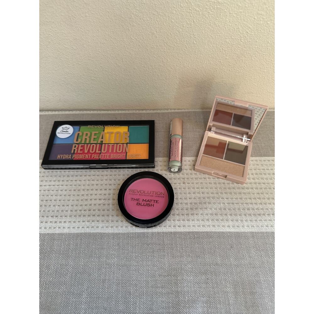 Revolution Makeup set Eye palette, Blush, Contour powder, Concealer NEW!